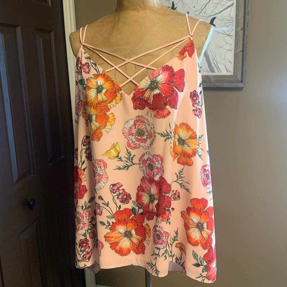NWT! Floral top